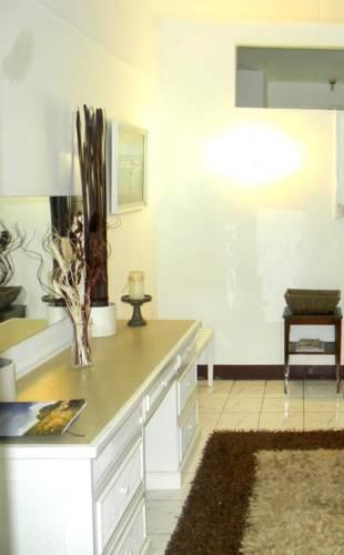 Отель Regency Cove Hotel