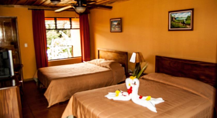 Отель Hotel Cipreses