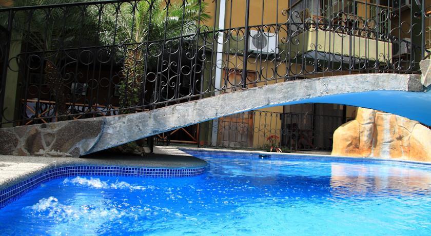Arenal Bromelias (Antes Carmela)