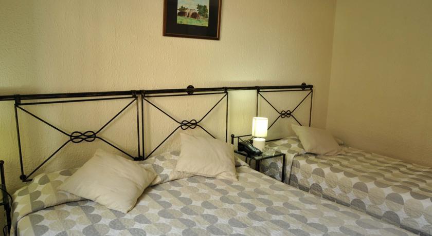 Отель Hotel Marbella
