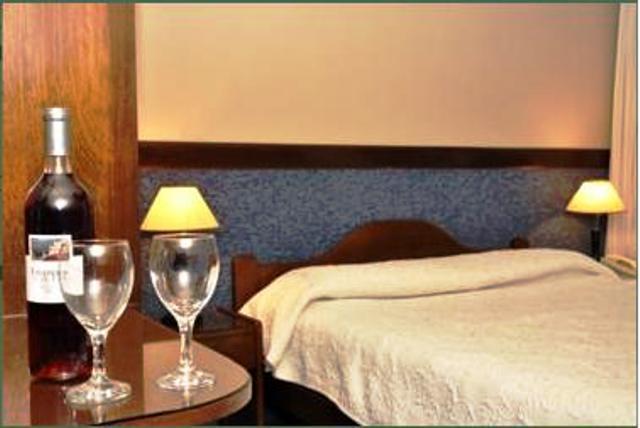Отель Hotel Leoncia