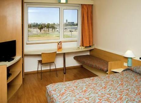 Отель Ibis Montevideo
