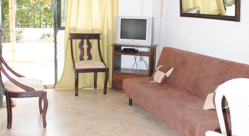 Отель Hostal Acuarius