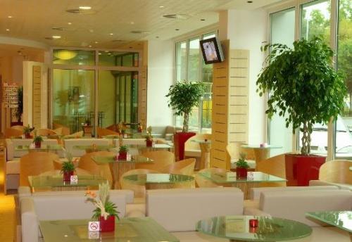 Отель Ibis Györ