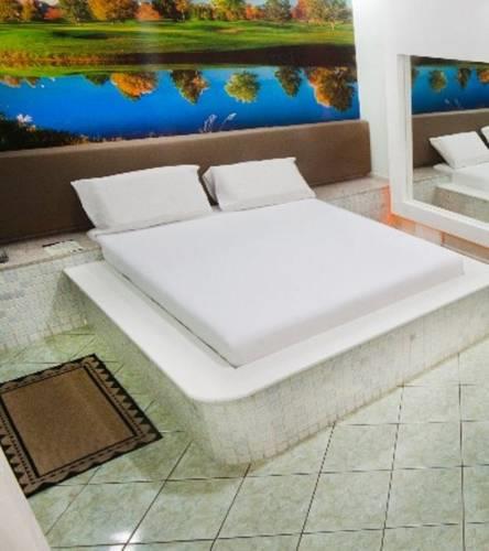 Отель Motel Opium