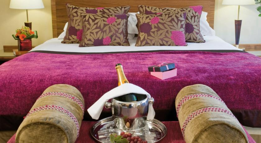Отель Macdonald Craxton Wood Hotel