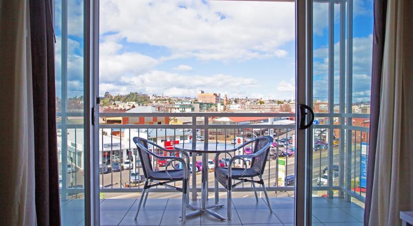 Отель Peppers Seaport Hotel