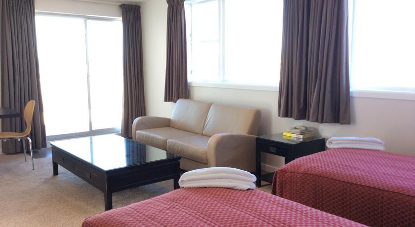 Отель Capital View Motor Inn