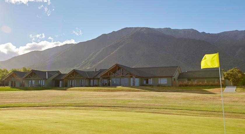 Отель Koura Bay Lodge