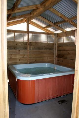 Отель Burgundy Rose Motel