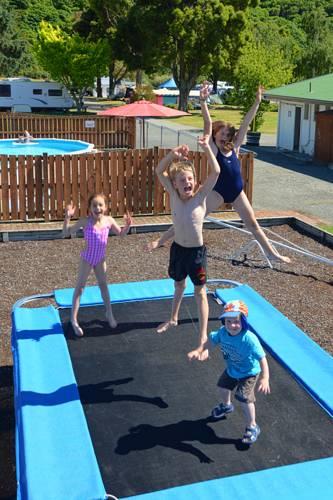 Отель Parklands Marina Holiday Park