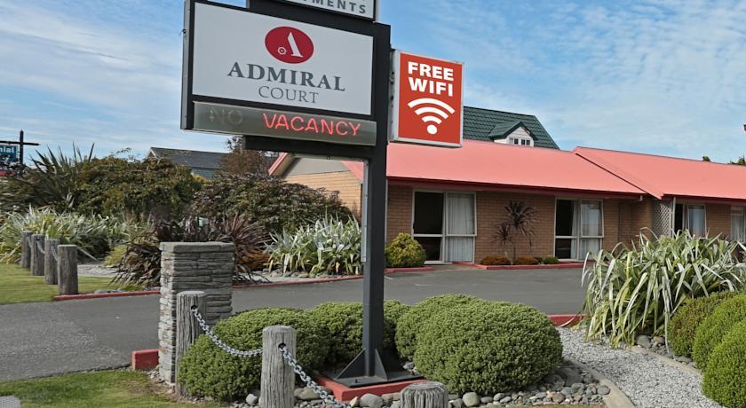 Отель Admiral Court Motor Lodge