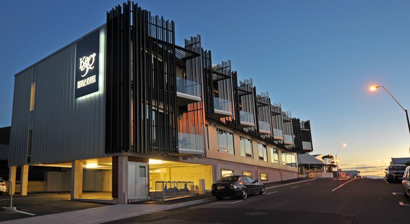 Отель King and Queen Hotel Suites