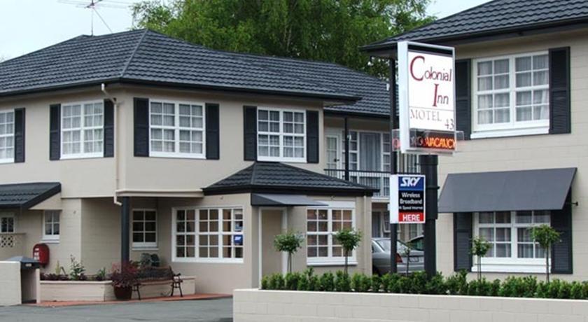 Отель Colonial Inn Motel