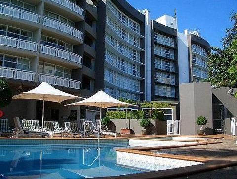 Отель Holiday Inn Cairns