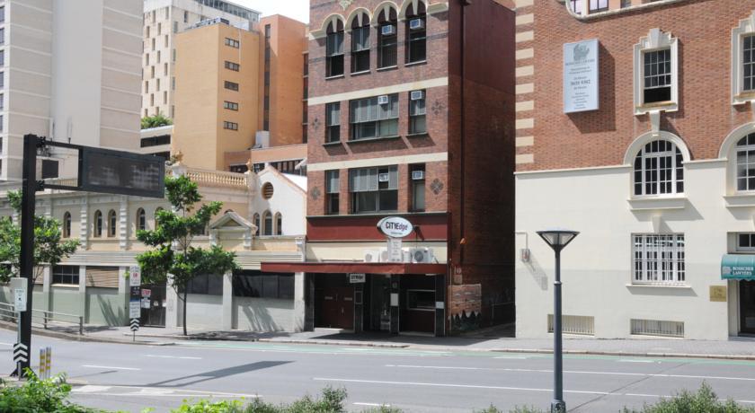 Explorers Inn Hotel