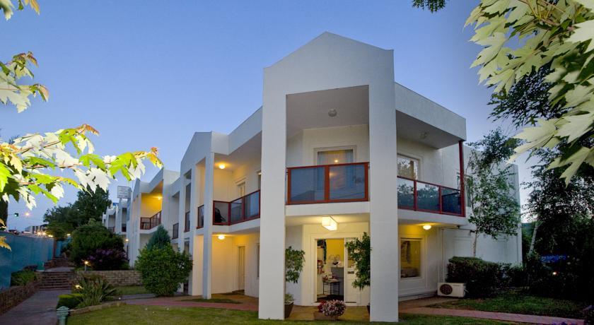 Апартаменты Hawthorn Gardens Serviced Apartments