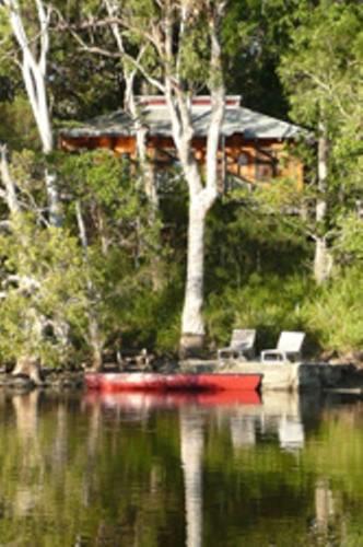 Отель Eumarella Shores Noosa Lake Retreat