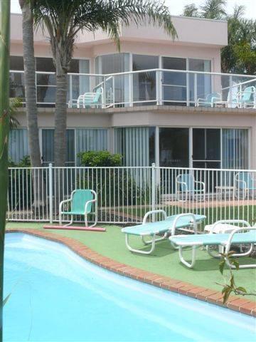 Апартаменты Beach Street Apartments