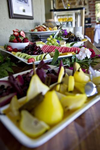 Отель Grand Mercure Basildene Manor