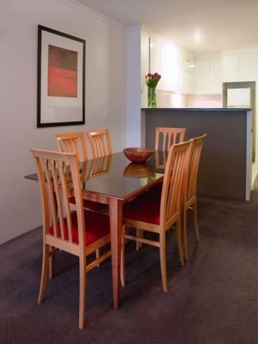 Апартаменты Adina Apartment Hotel Canberra, James Court