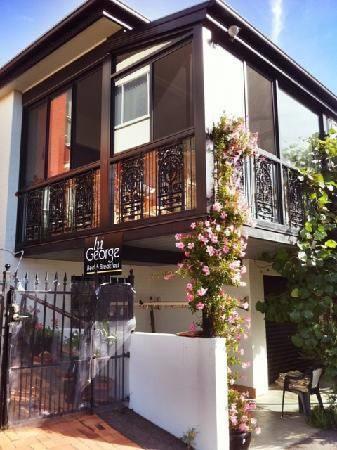 Отель Hi George B&B
