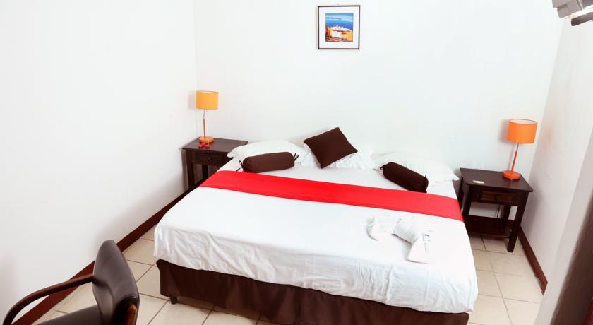 Hostal Sleep Easy Inn