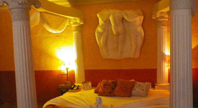 Motel Moon Tematico - Adults Only