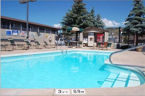 Отель Econo Lodge University