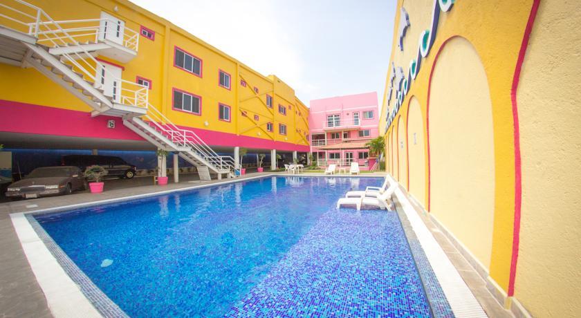 Отель Hotel Los Sauces Oaxtepec