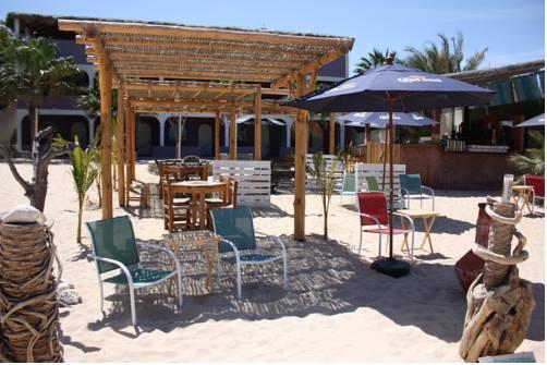 Отель Dalaney's Beach Resort