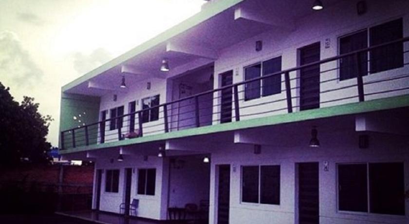 Отель Hotel & Suites Mo Sak