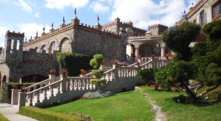 Отель Hotel Castillo de Santa Cecilia