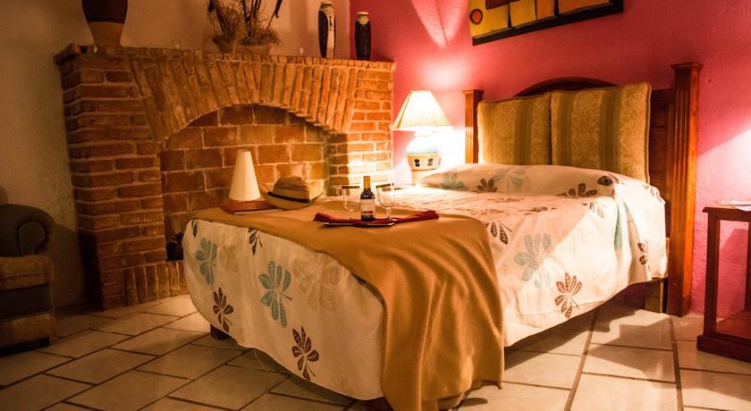 Отель Hotel Casona de las Aves