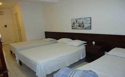 Отель Hotel Platas