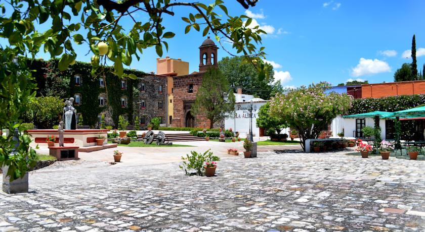 Отель Posada de la Aldea