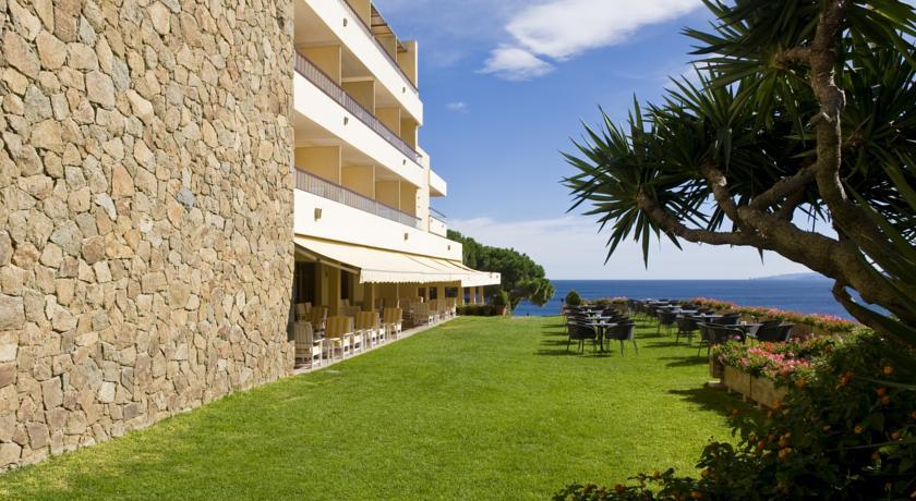 Отель Almadraba Park Hotel
