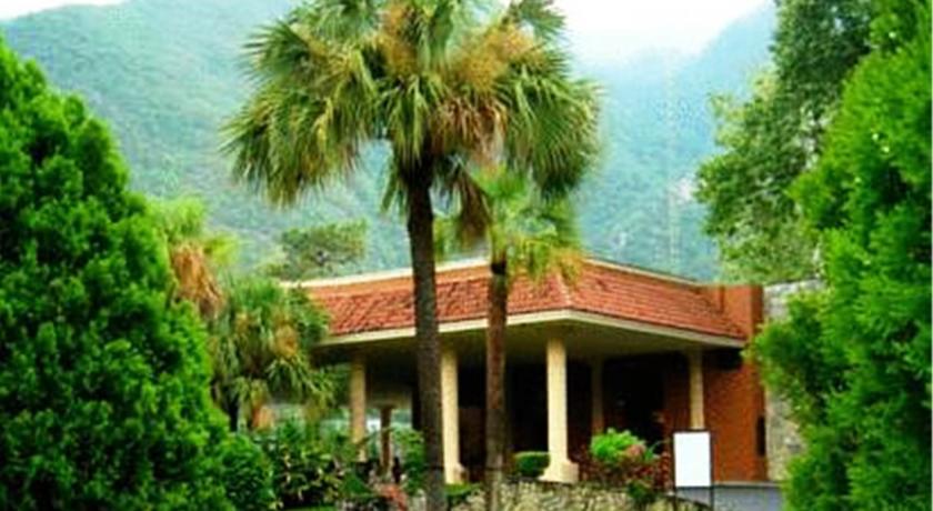 Отель Hotel Hacienda Cola del Caballo
