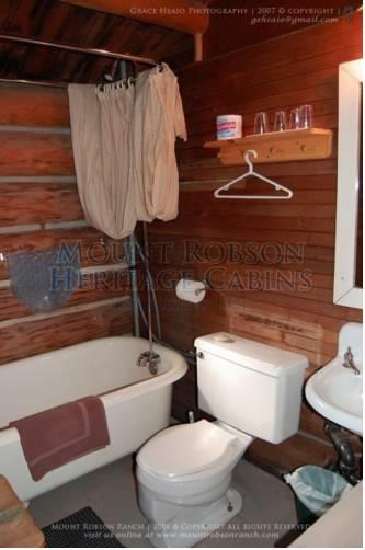 Отель Mount Robson Heritage Cabins