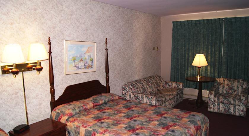 Отель Towne & Country Motel