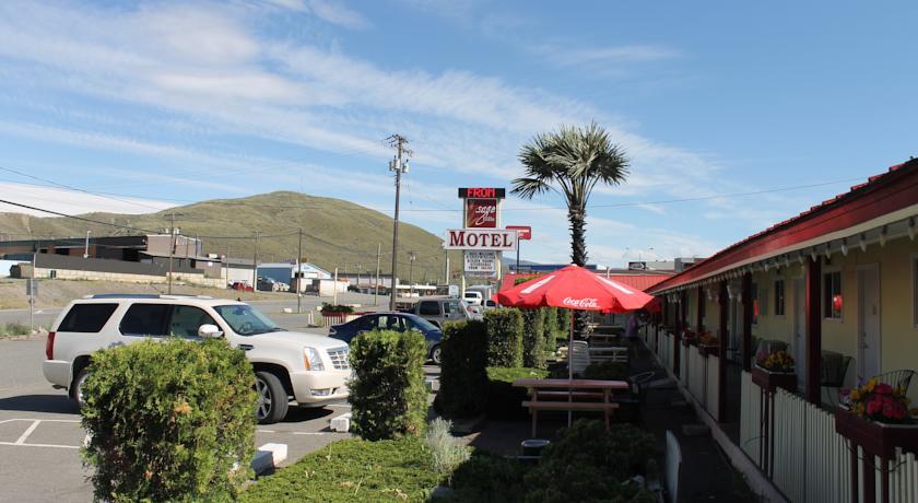 Отель Sage Hills Motel