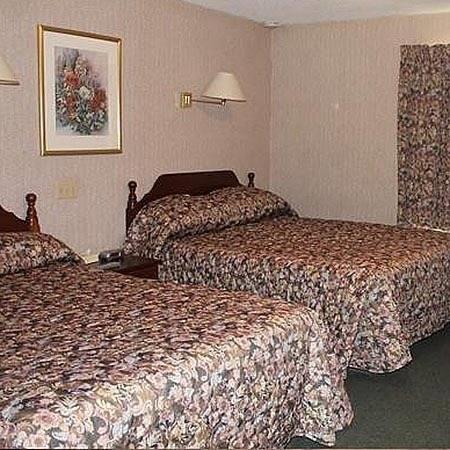 Отель Traveller's Inn Prince Edward Island