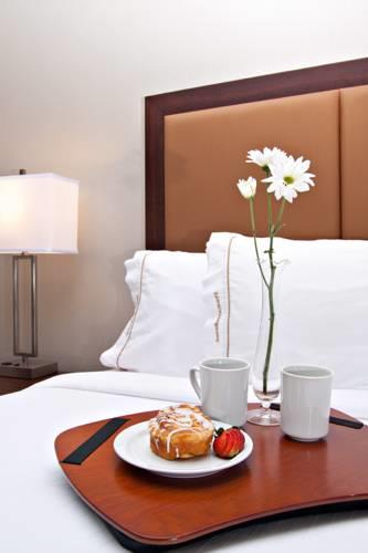 Отель Holiday Inn Express Pembroke