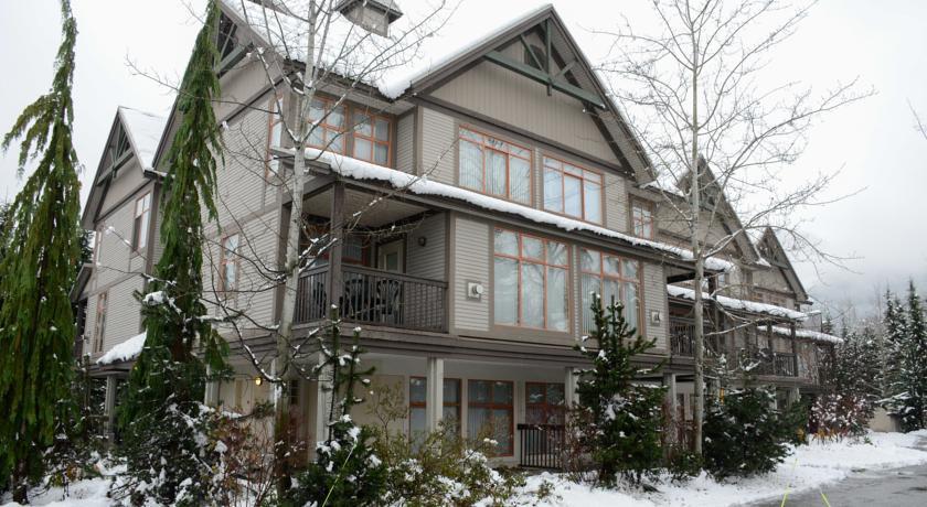 Апартаменты Twin Peaks Resort by Whistler Vacation Club