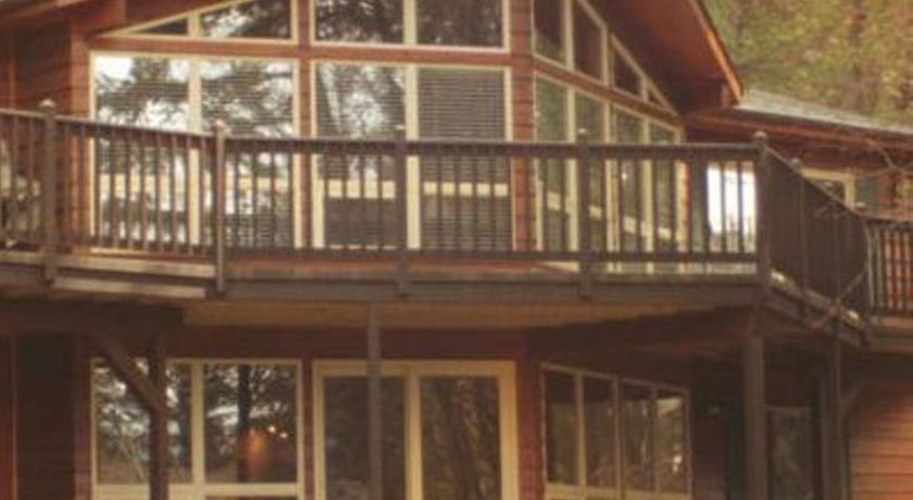 Апартаменты Falcon Cabin