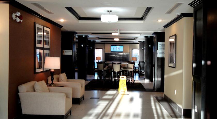 Отель Holiday Inn Express Fort Saskatchewan