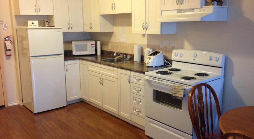 Апартаменты Ashton Apartments