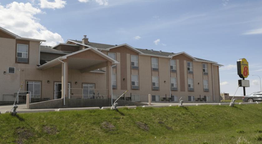 Отель Super 8 Pincher Creek