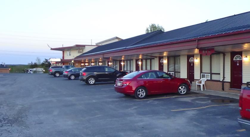 Отель Chateau Guay Motel & Restaurant