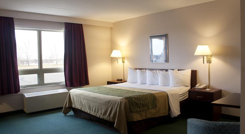 Отель Comfort Inn & Suites Moose Jaw